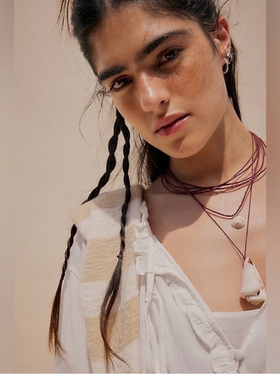 Free People Jewelry - FREE PEOPLE Carolina Shell Layered Necklace New NWT maroon natural beach summer